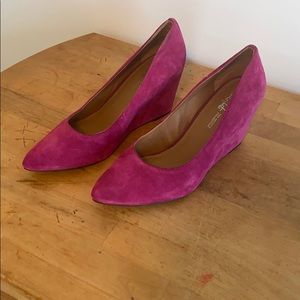 Franco Sarto magenta suede wedge heels
